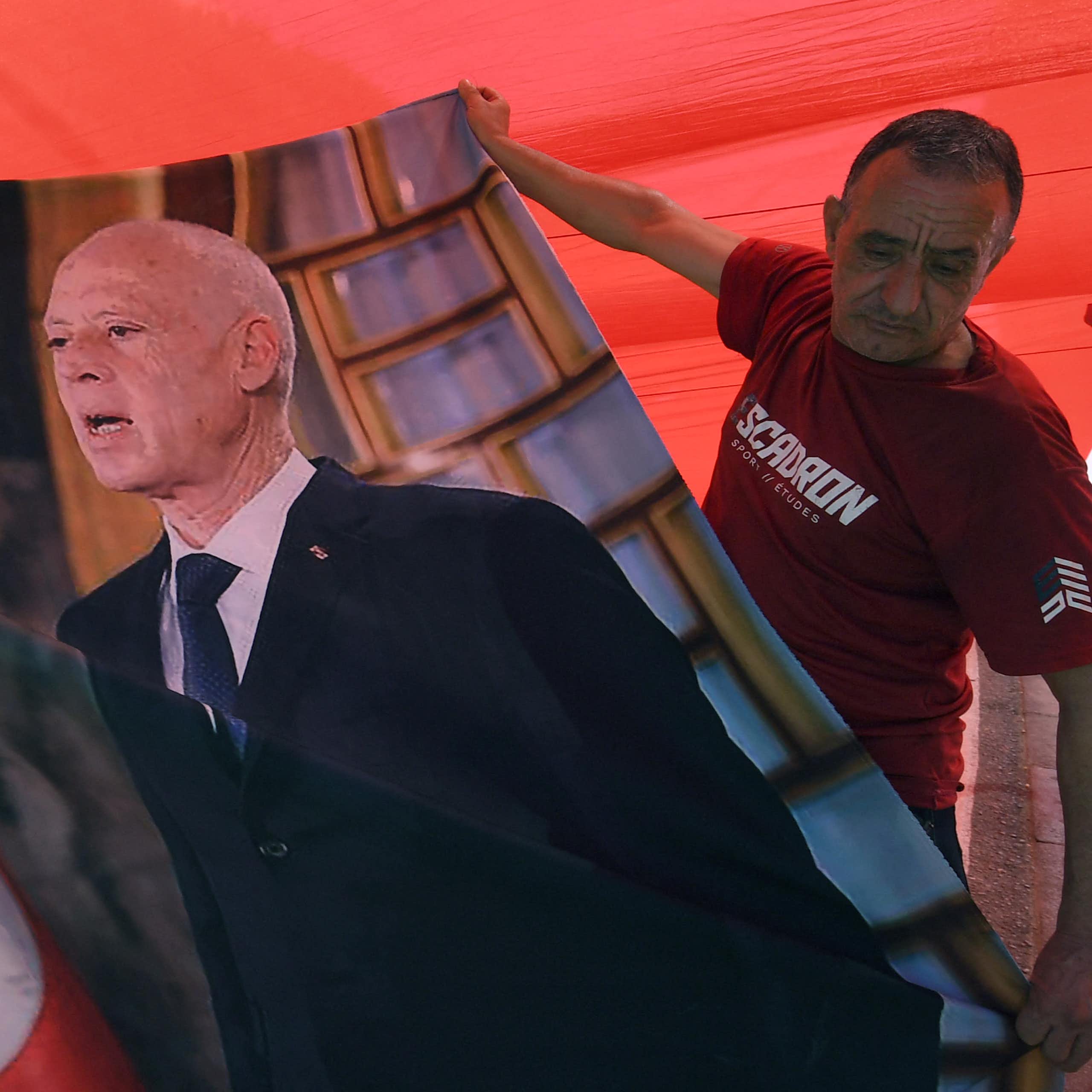 Fin de mandat du président tunisien Kaïs Saïed : l'image paradoxale et ambivalente d'une présidence autoritaire