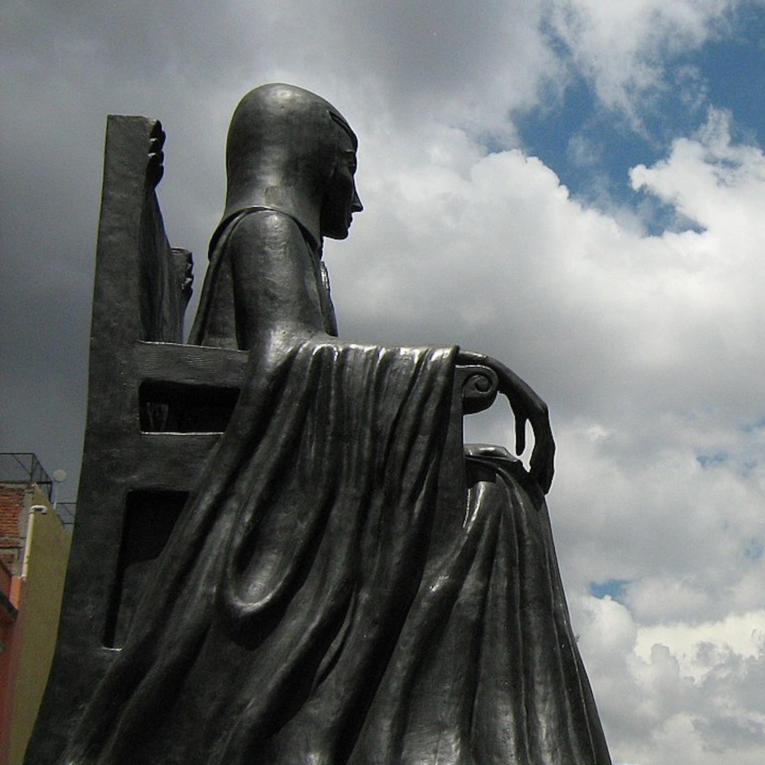 Estatua de sor Juana en Ciudad de México.