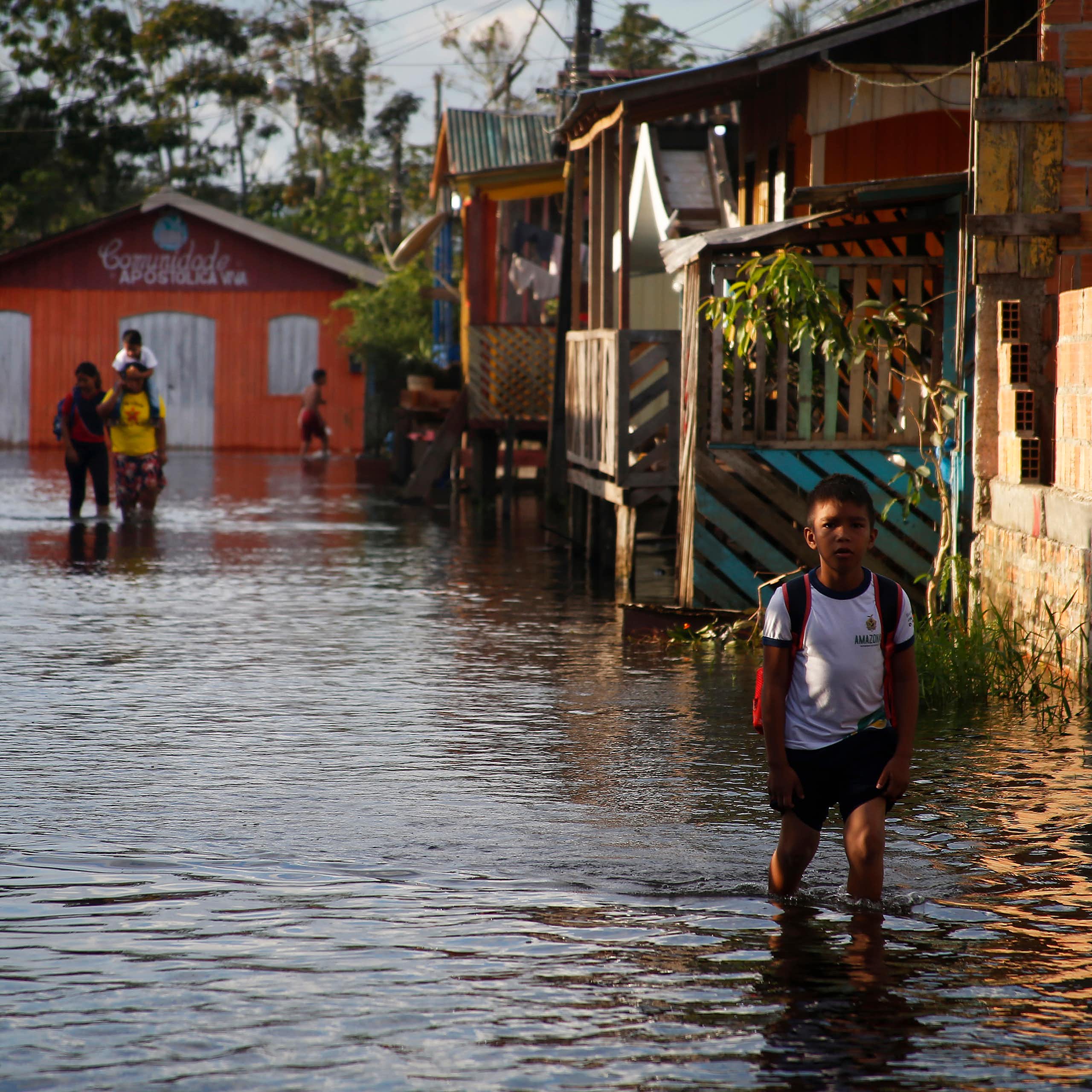 Como a emergência climática afeta diretamente a  educação pública no Brasil